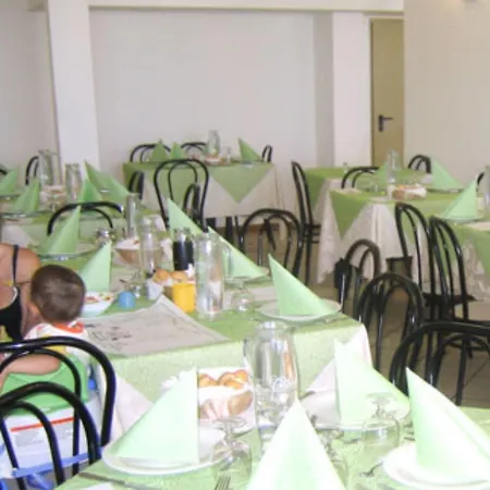 Отель Vienna San Mauro Mare