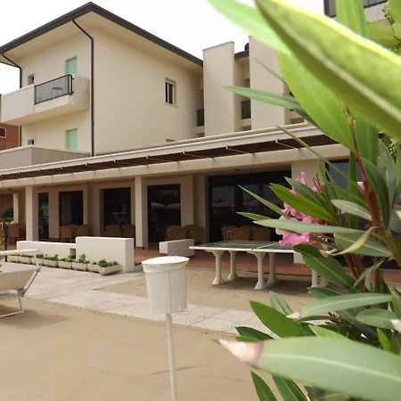 Vienna Отель San Mauro Mare