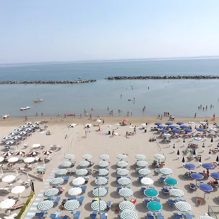 Vienna Отель San Mauro Mare