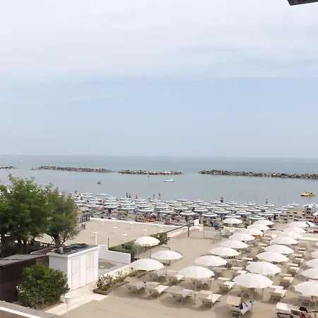 Vienna فندق San Mauro Mare
